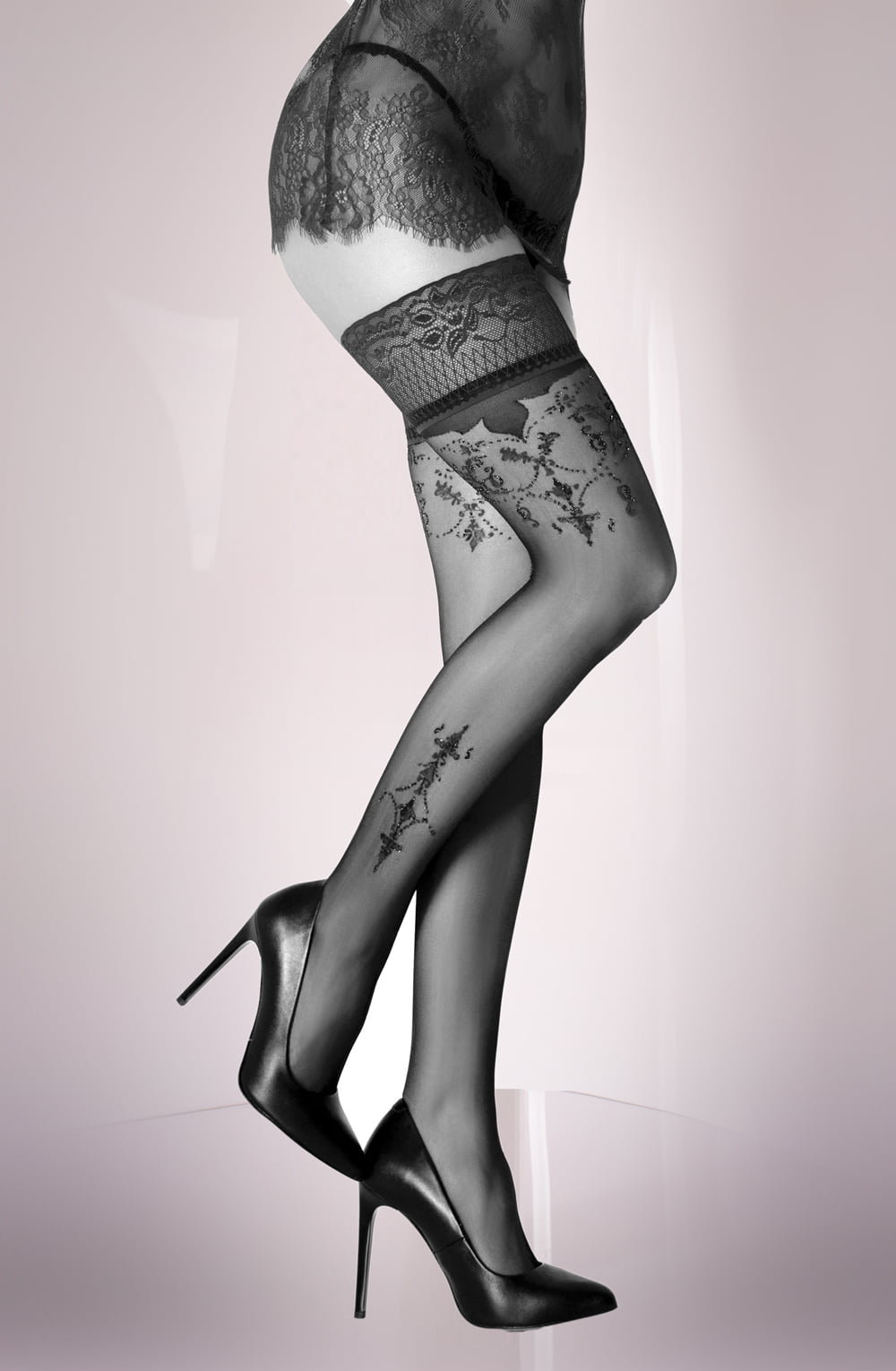 Vera Pearl Hold Ups