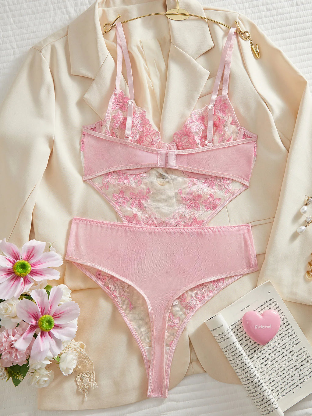 Soft Bloom Lace Set