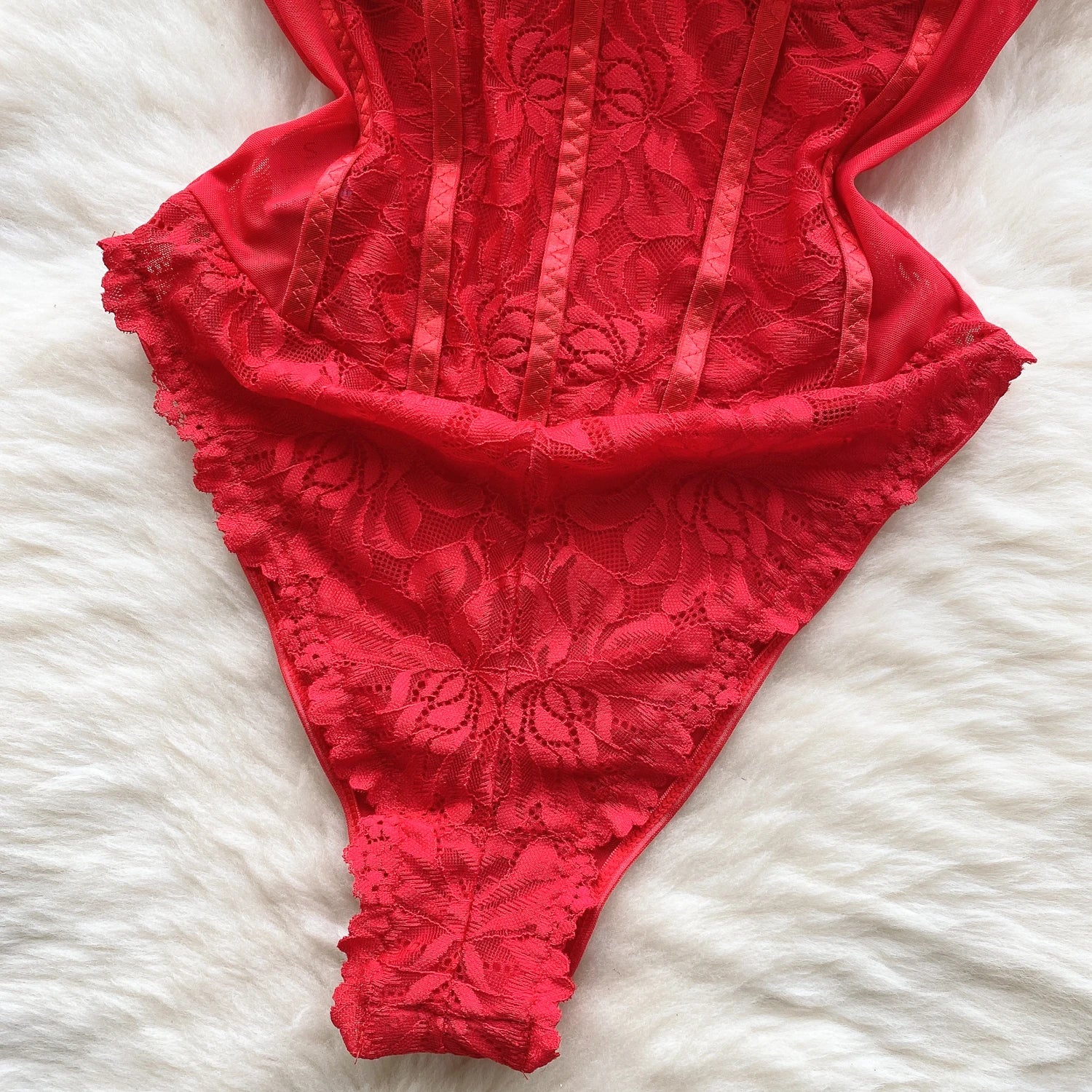 Contour Bloom Lace Bodysuit