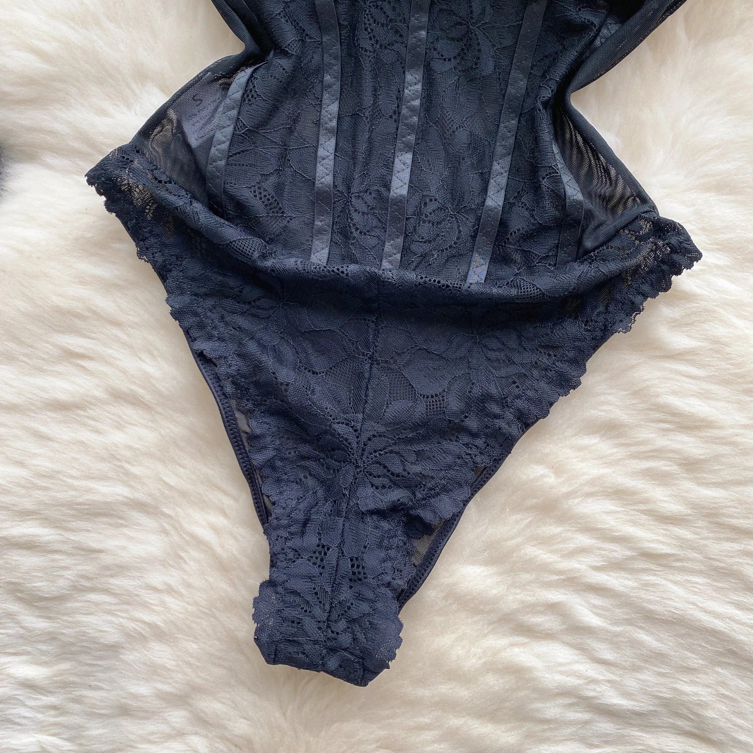 Contour Bloom Lace Bodysuit