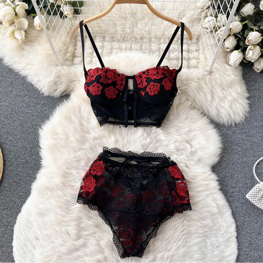 Roses After Midnight Lace Set