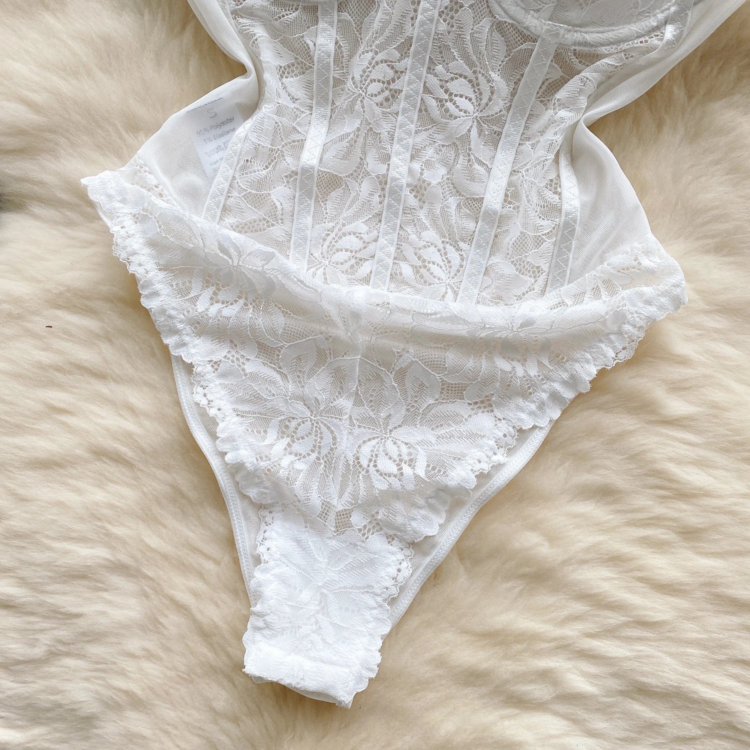 Contour Bloom Lace Bodysuit