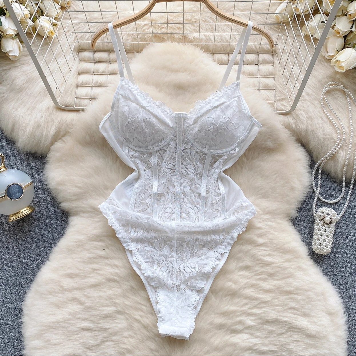 Contour Bloom Lace Bodysuit