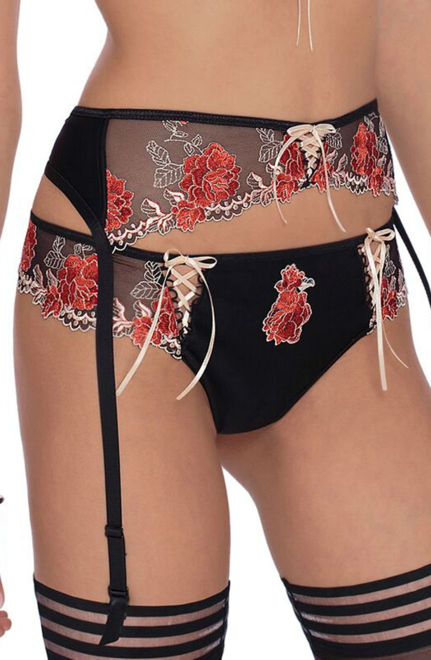 Luna Maeve Thong