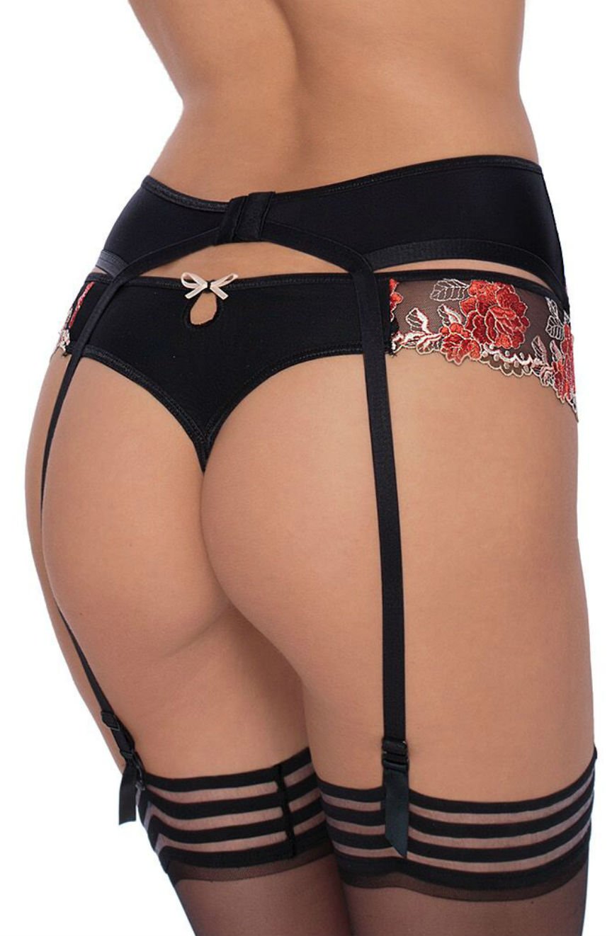 Luna Maeve Thong